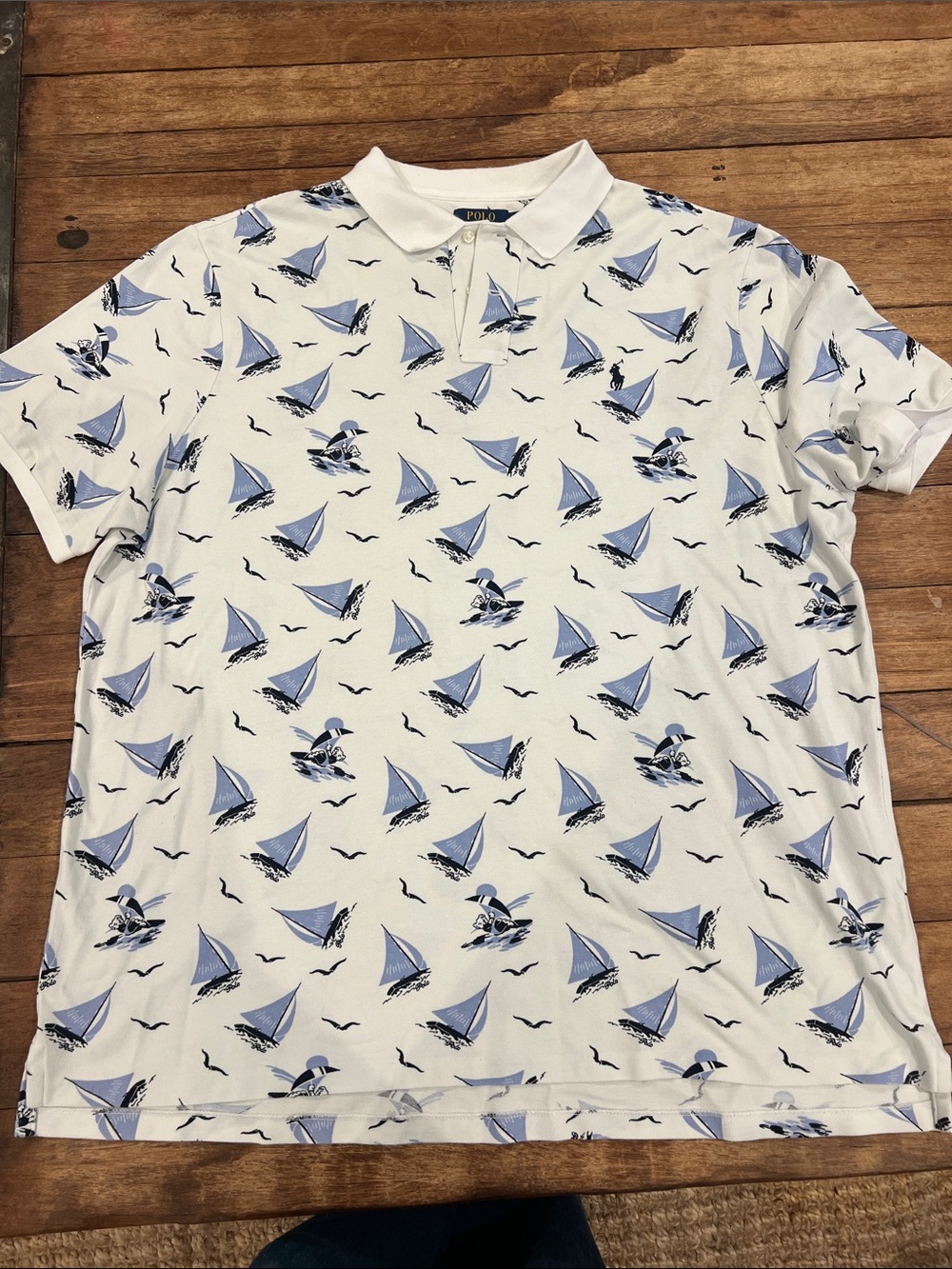 Polo Ralph Lauren with sailboats/bears on sailboats XXL

Classic Fit
